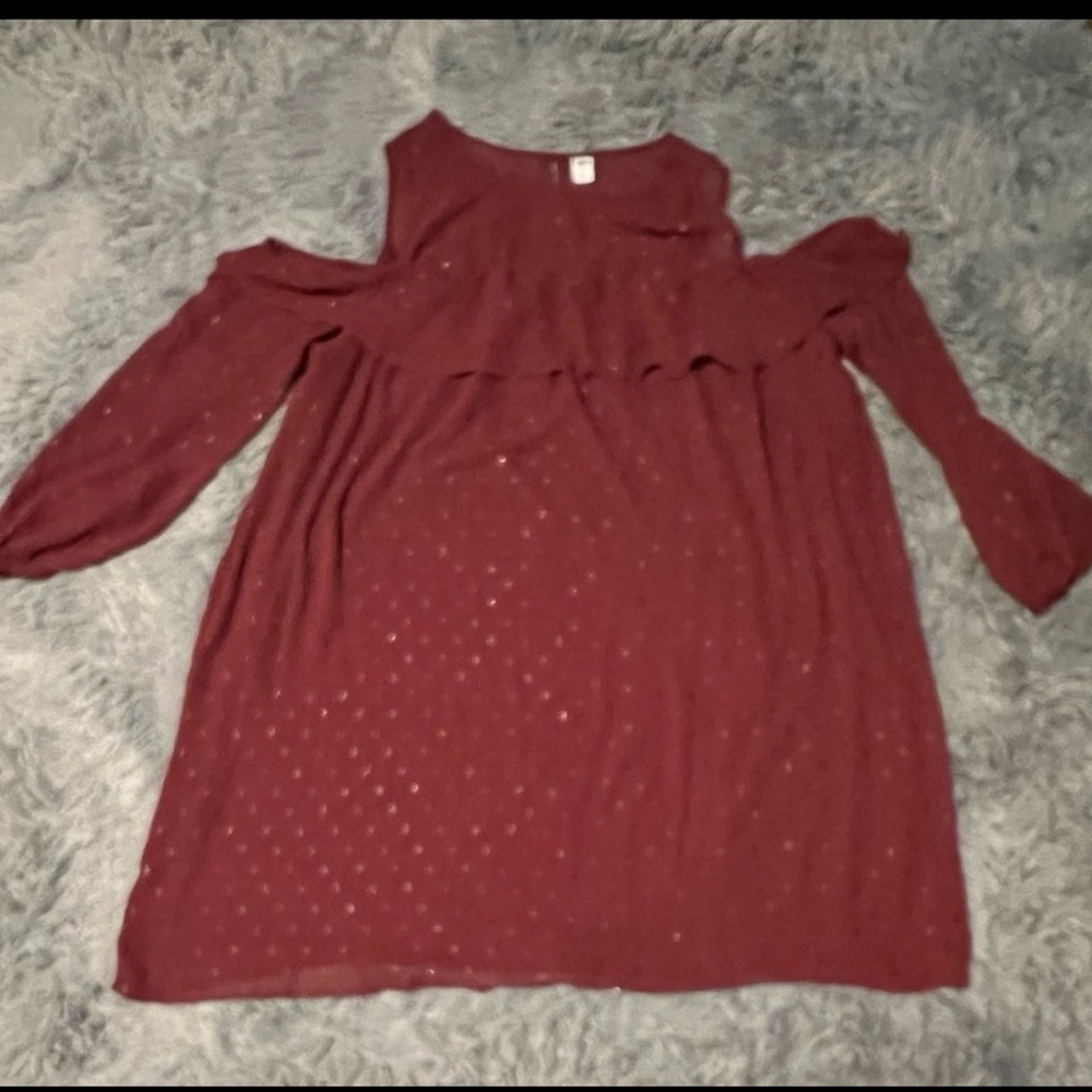 Ladies dress off shoulder sleeves XL